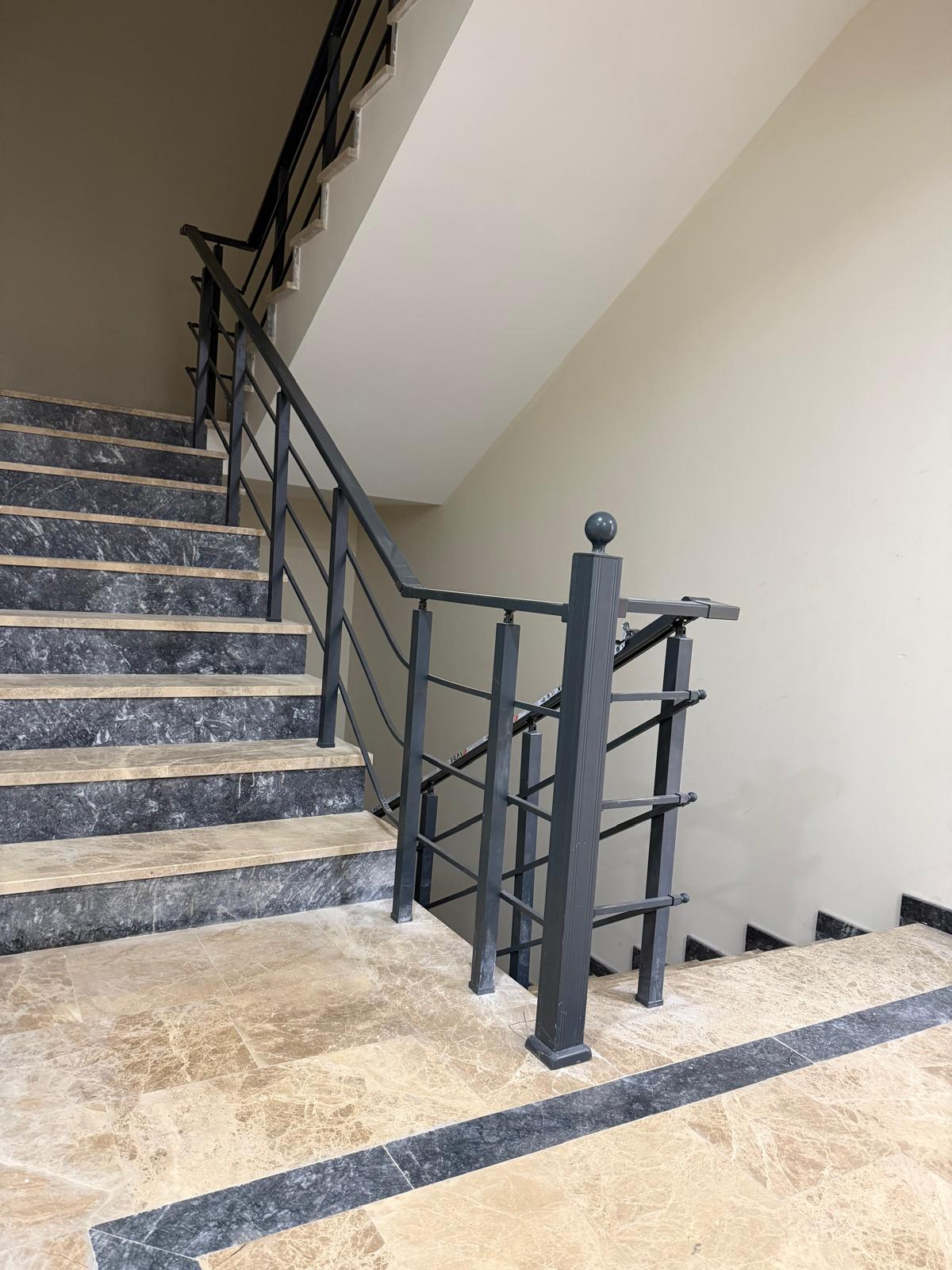 Merdiven pleksi korkuluk 18